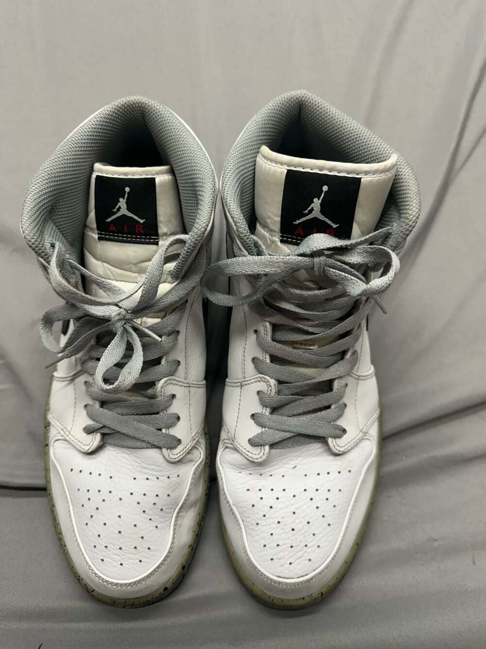 Jordan 1 Mid Retro White Cement 2018 554724-115 Size 11